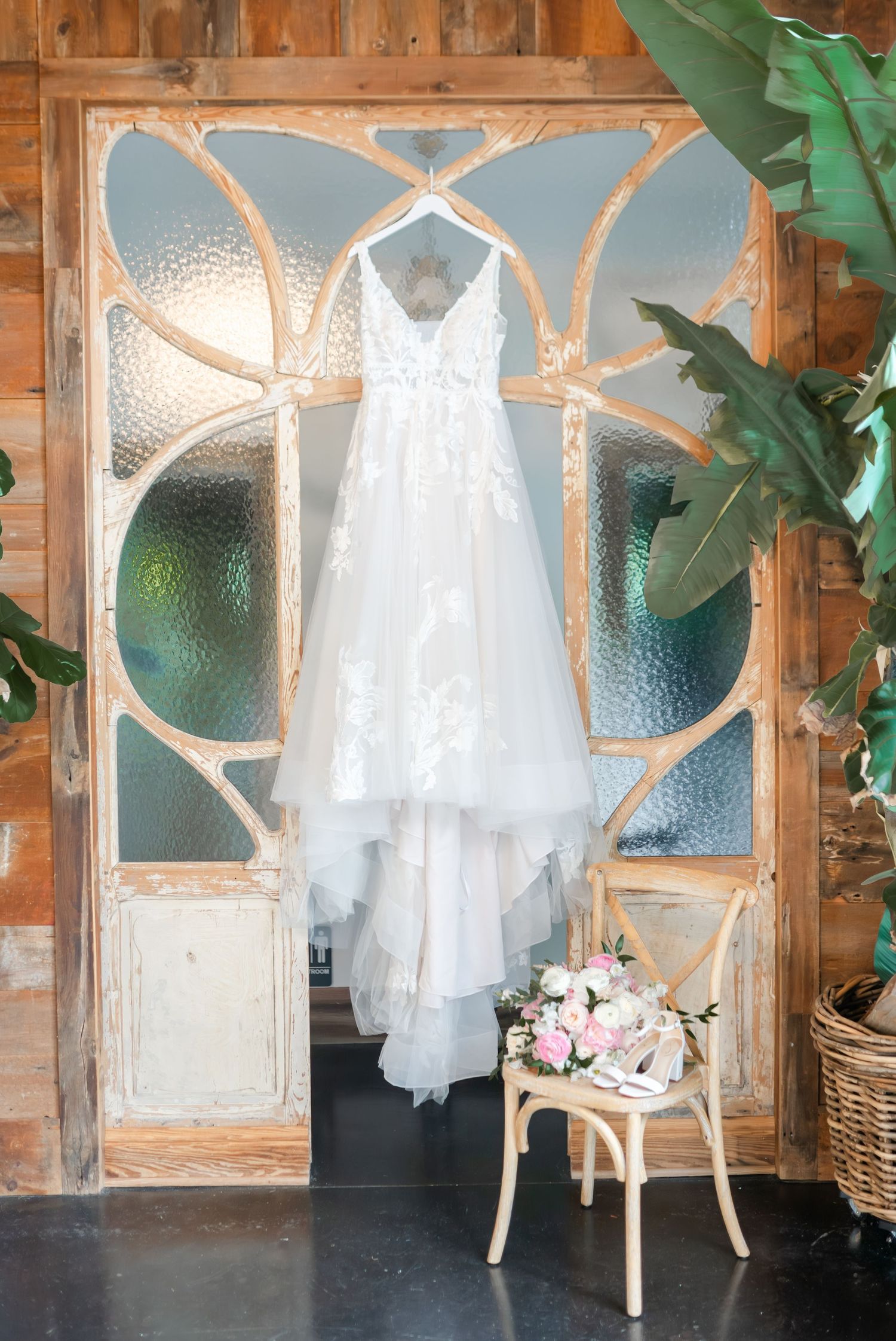 Cushing Field House Holly Michigan Wedding Photographer Katie Gibbons Photography