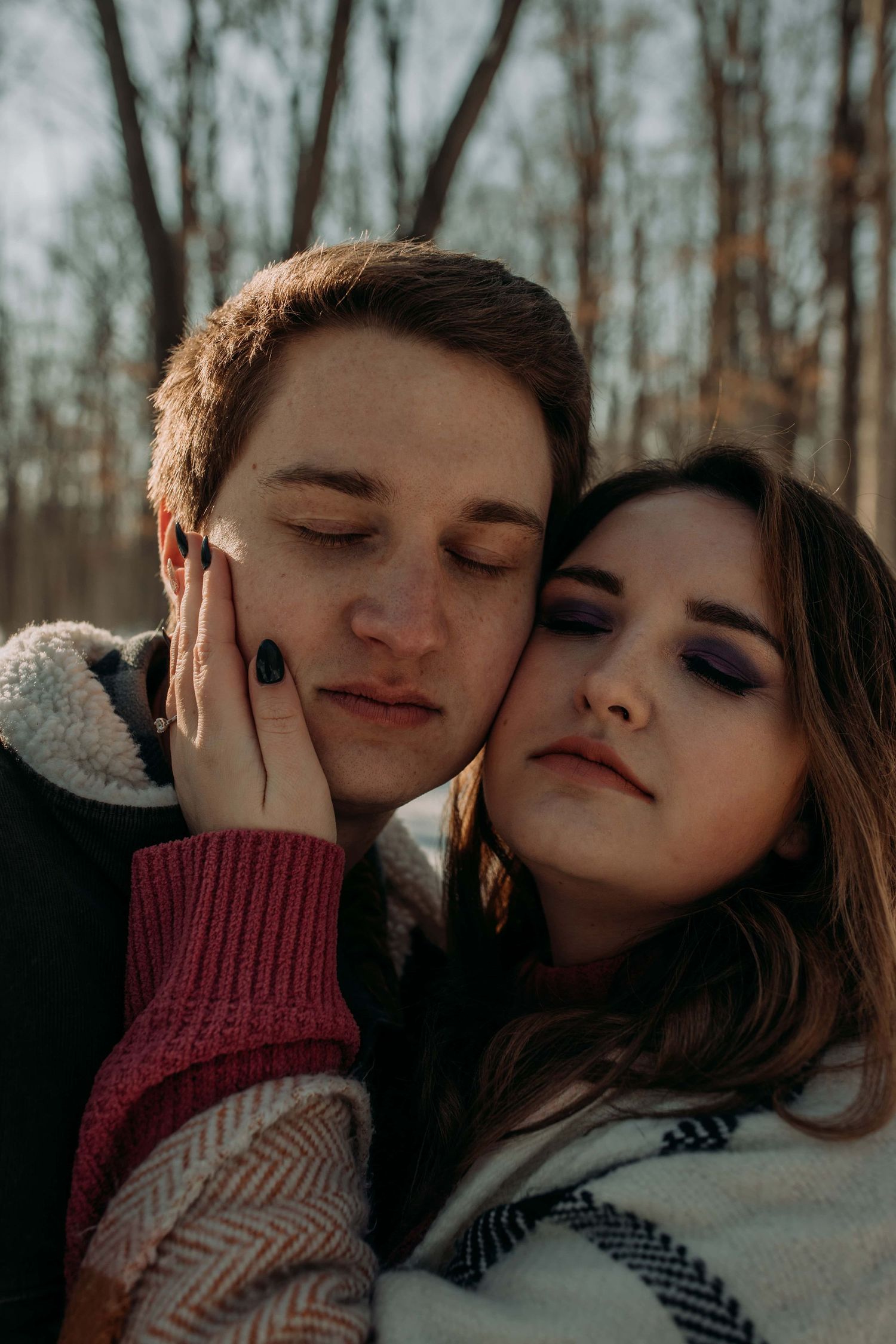 couples-faces-pressed-together