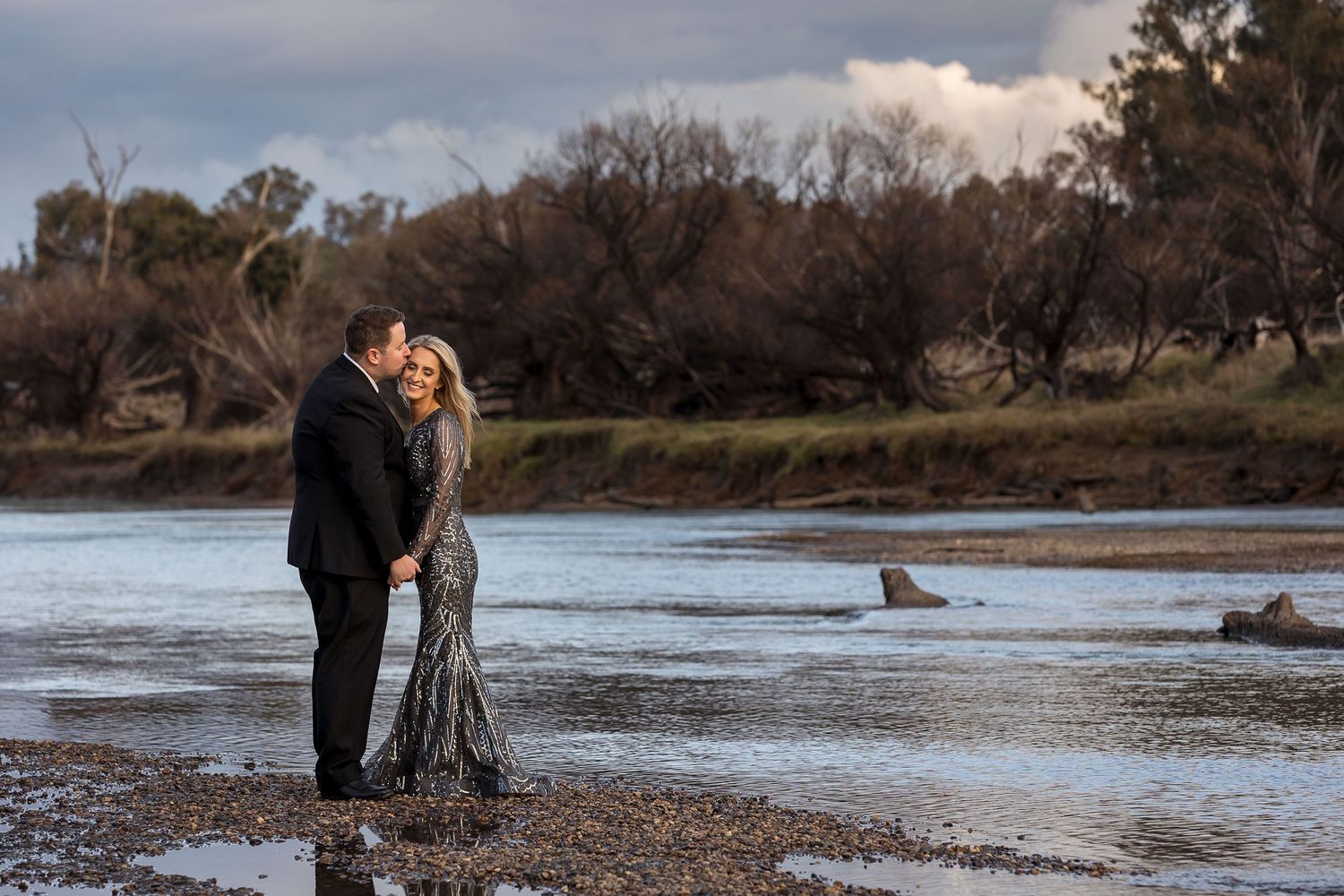 Albury Wedding Photographer, Canberra Wedding Photographer, Alpine Weddings, Albury Wedding, Canvas Albury, Murray River