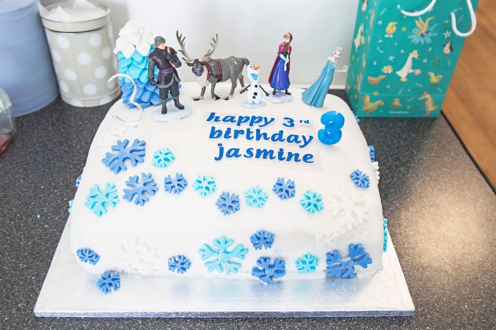 Frozen themed birthday cake photo