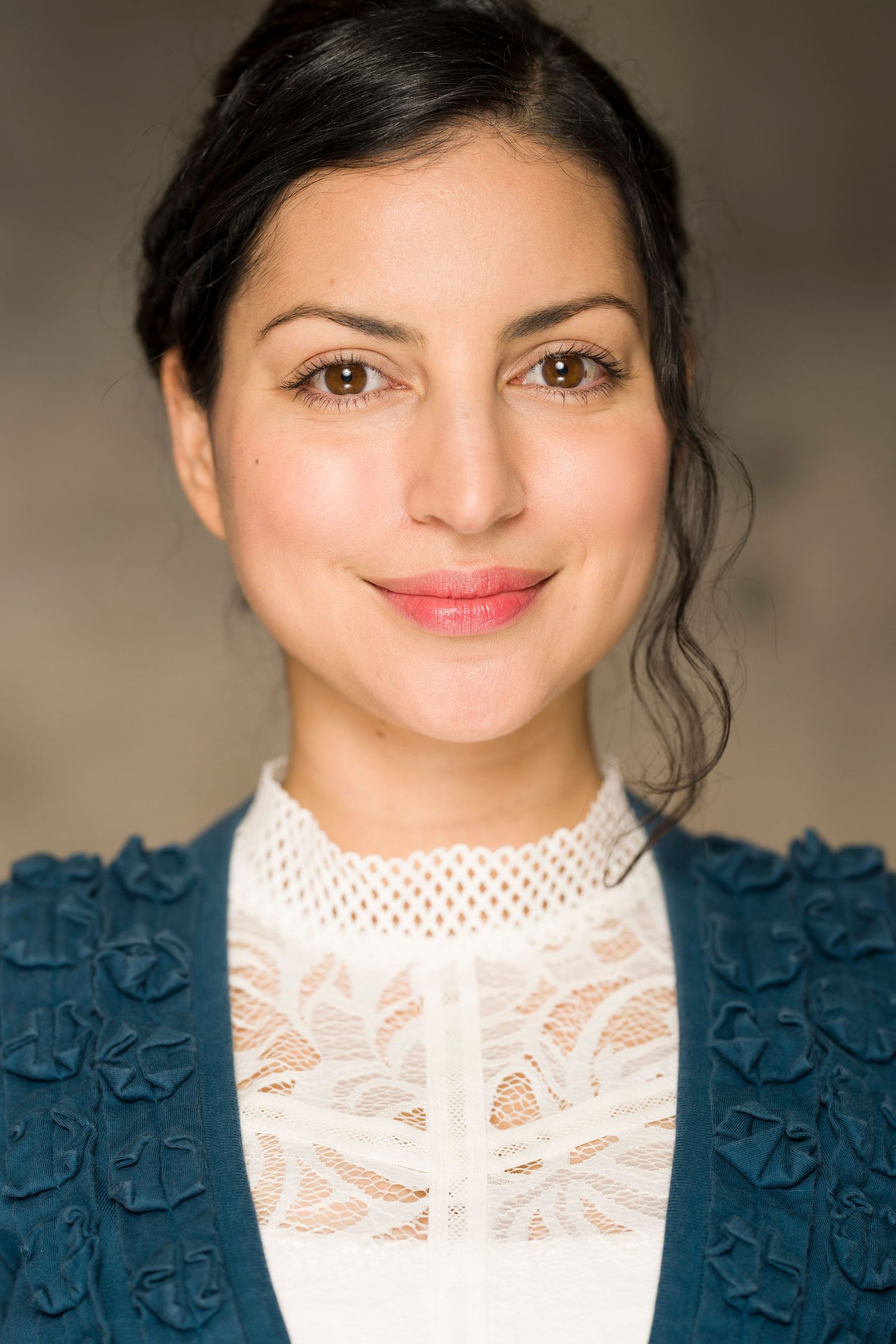 Headshot of Actor Paula Parra