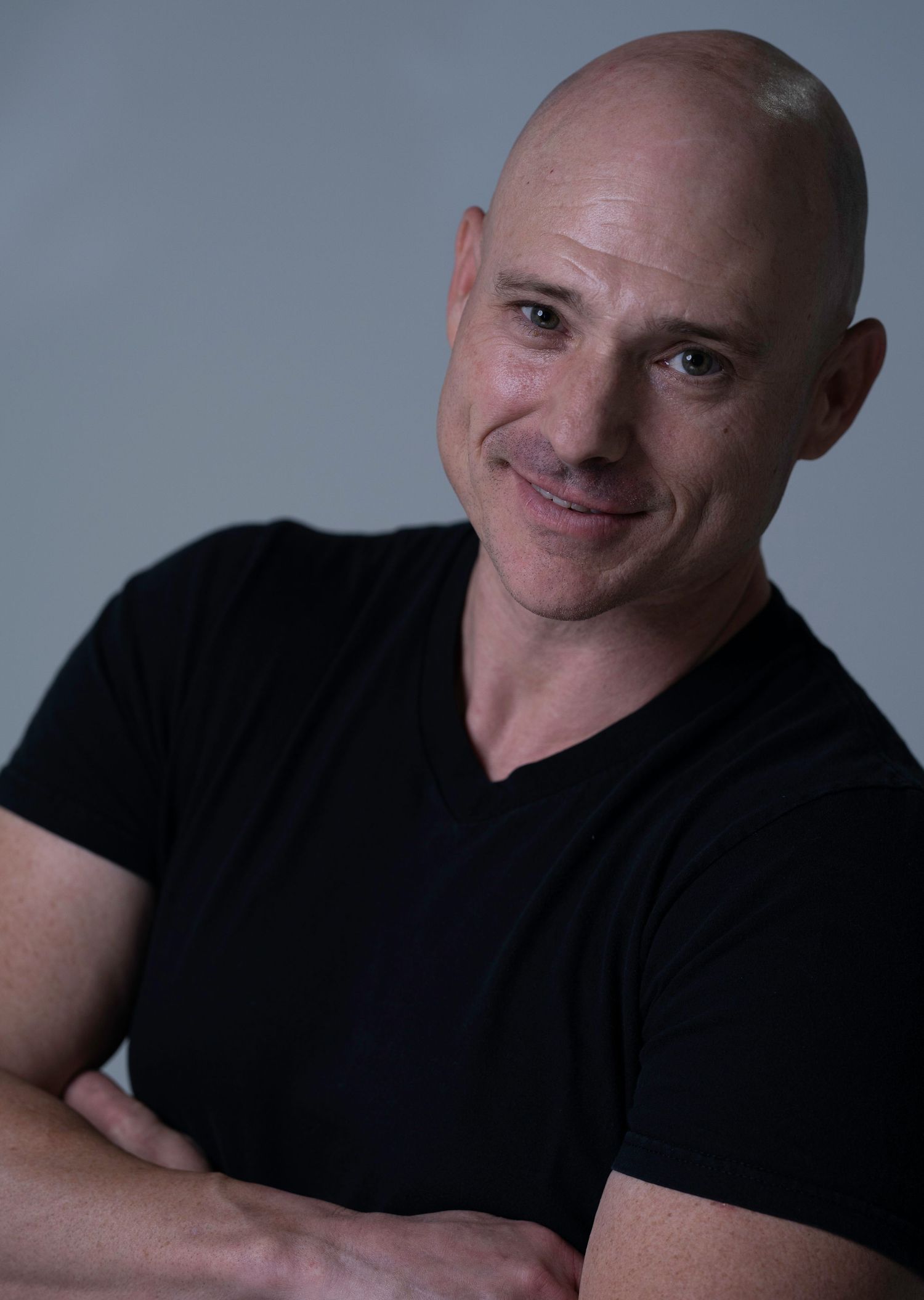 Jeremy winter in a black t shirt Headshot at the Blendz Media Video Production Actors Workshop