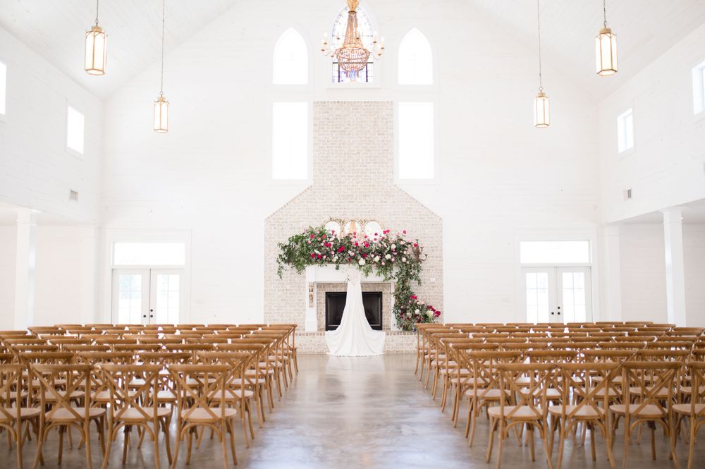 Ceremony, engaged, wedding photographer, Huntsville Alabama, wedding venue, wedding florist, Harvest Hollow, bride