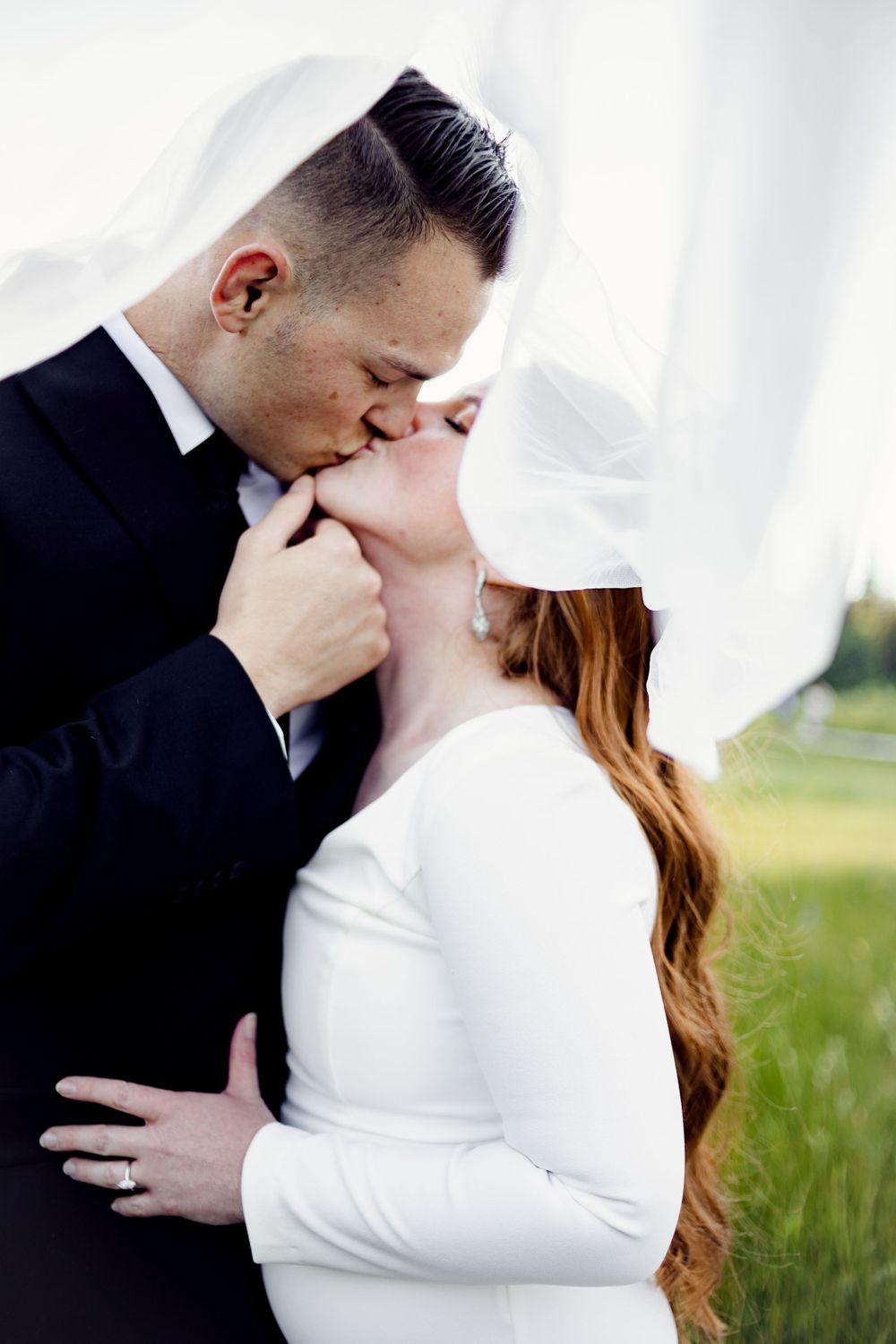 timeless bride and groom kissing passionately in kansas city missouri