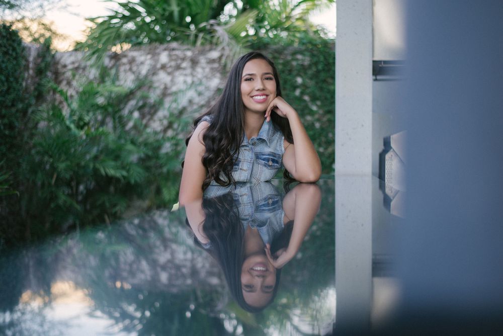 girls smiling to the camera. quinceañera photo session. XV photographer