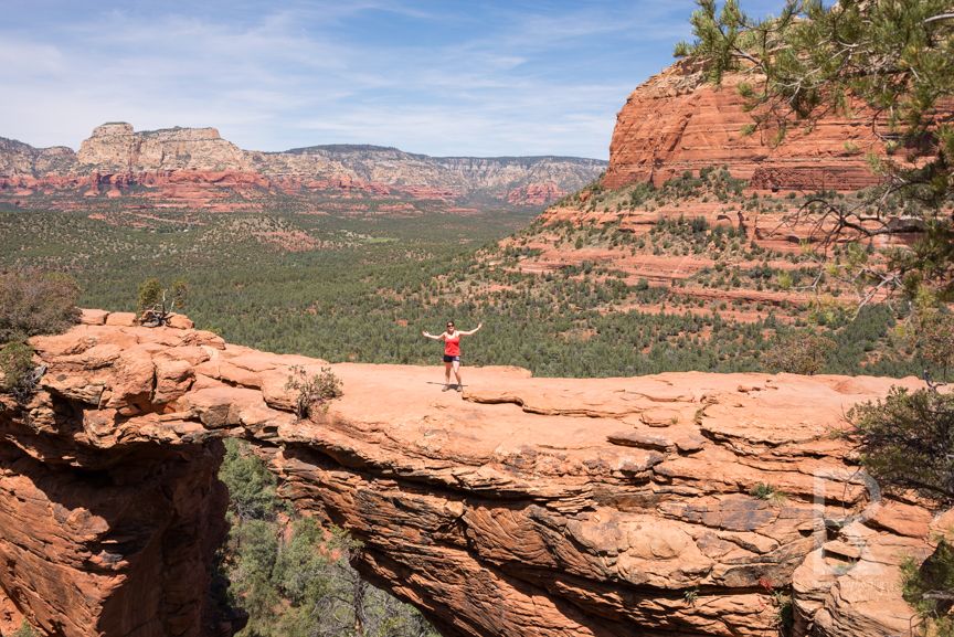 Leah Ramuglia hiking in Sedona Arizona red rock state park devil's bridge