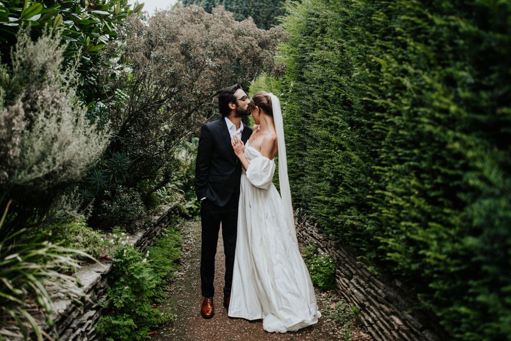 Hestercombe House & Gardens in somerset . Beautiful portraits of Bride and groom in the garden