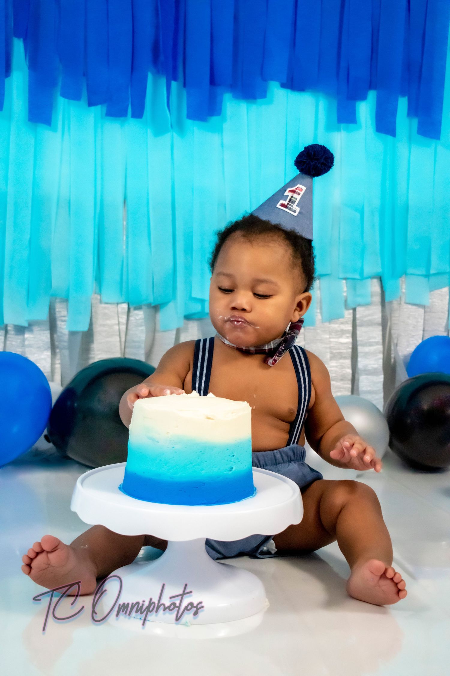 Birthday "Blues" smash-cake.