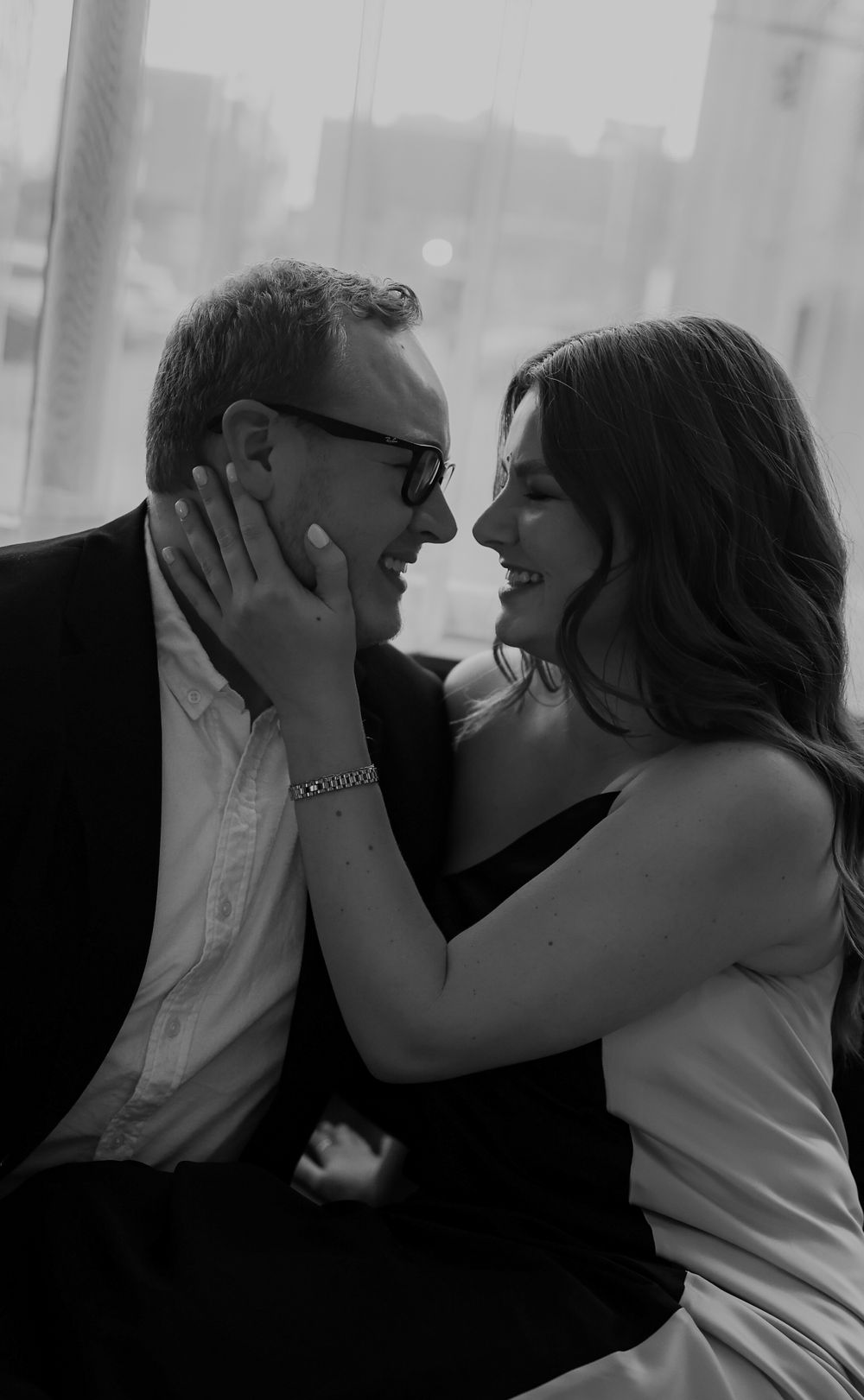 Photo Ideas for Engagement Locations in Cincinnati Ohio