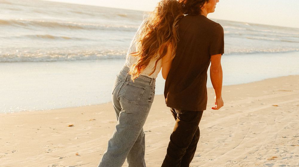 WHAT TO WEAR FOR ENGAGEMENT PHOTO SESSION IN TAMPA FLORIDA