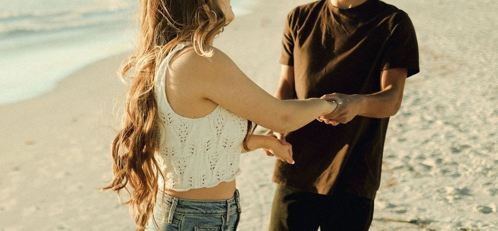 WHAT TO WEAR FOR ENGAGEMENT PHOTO SESSION IN TAMPA FLORIDA