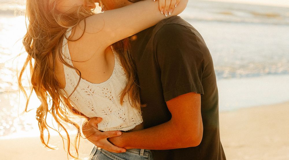 WHAT TO WEAR FOR ENGAGEMENT PHOTO SESSION IN TAMPA FLORIDA