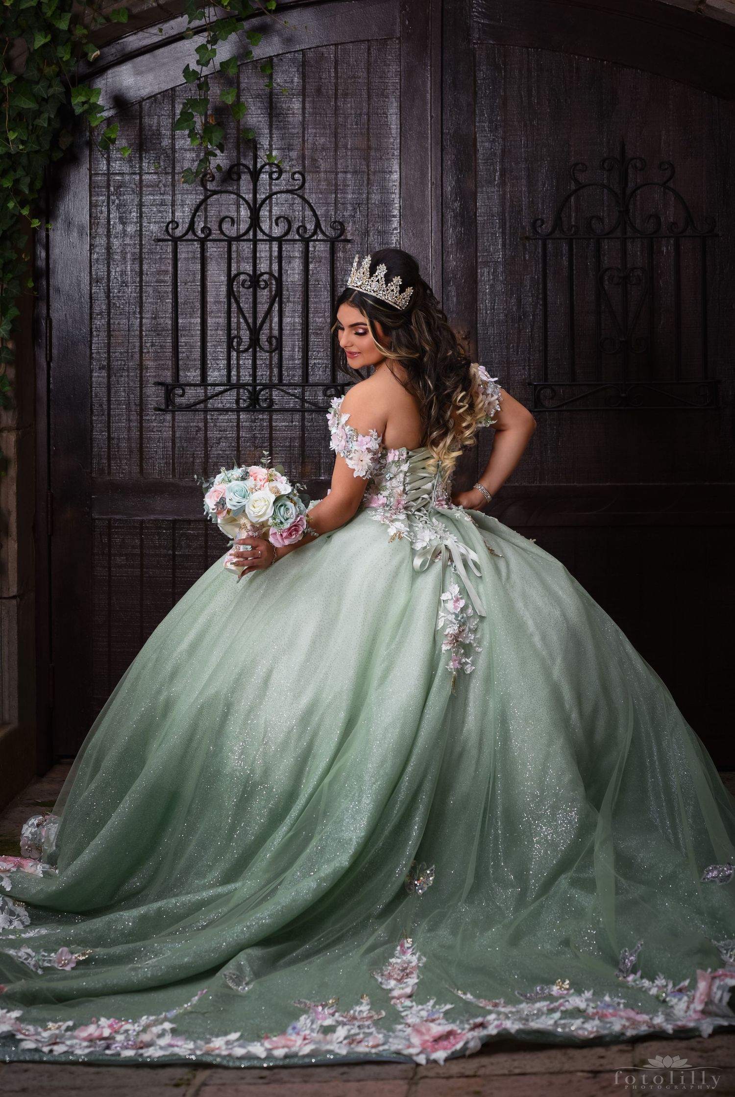 light green quince dress photography photoshoot by fotolilly photography in dallas fort worth texas