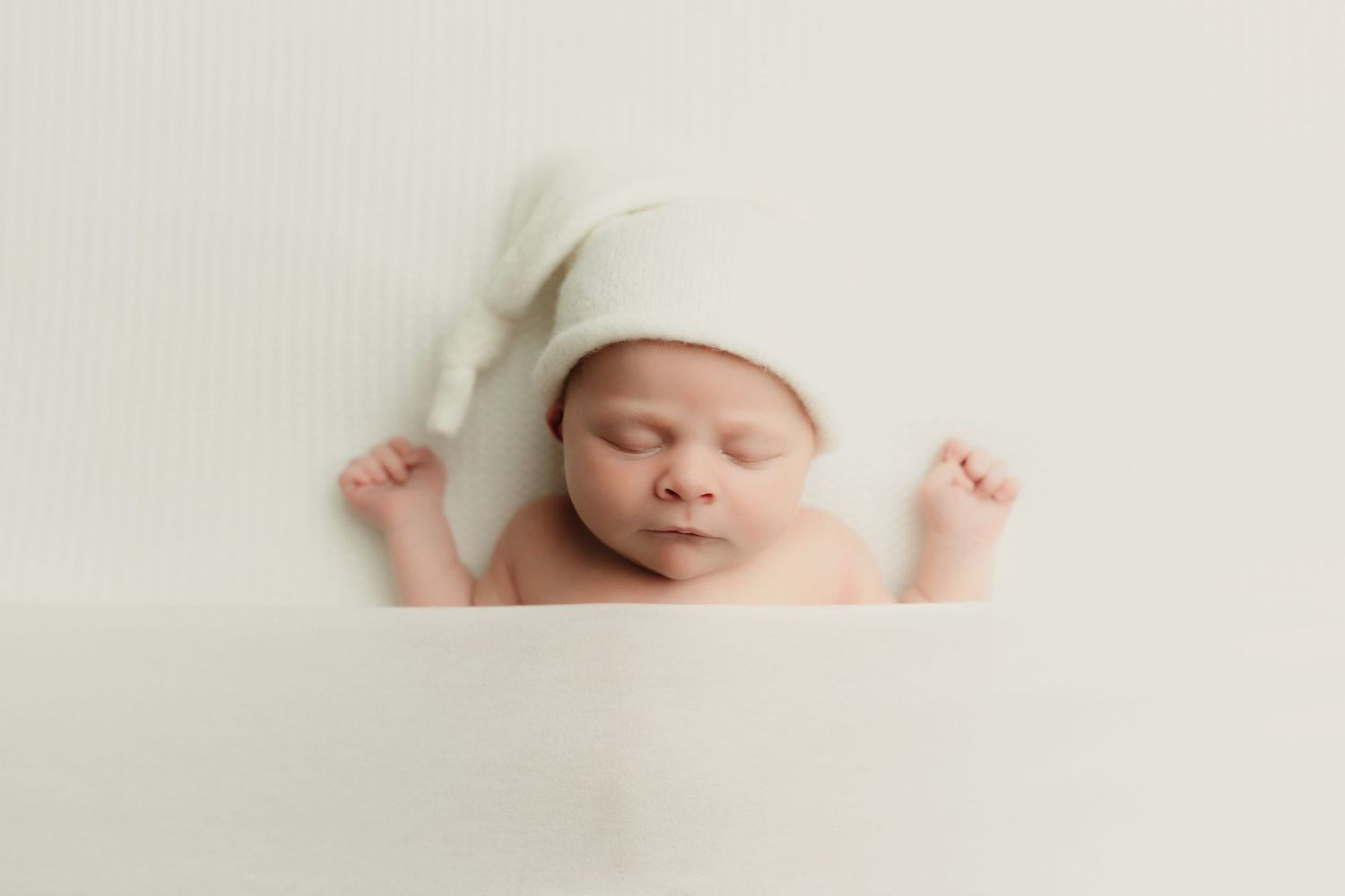newborn photographer in Victoria BC.
