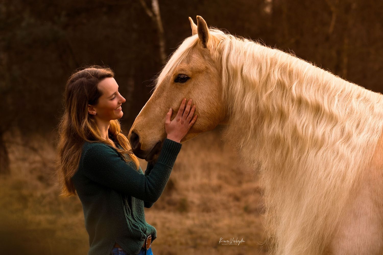 klanten review paard gouden lokken golden hour shoot romantische paardenshoot connectie mens en dier Karen Verheyden