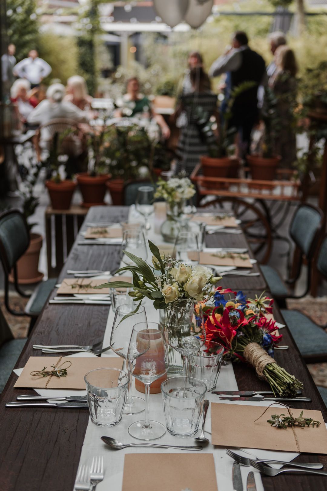 Kyra Trouw Fotografie | Puur, verhalend & liefdevol | Bruiloft restaurant In de achtertuin | Oosterhout, Noord-Brabant