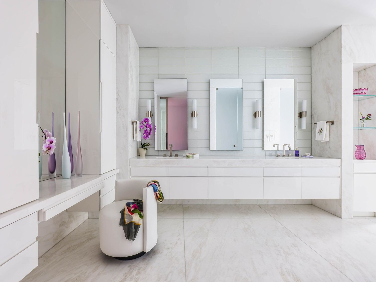 Architects Sprawling luxury renovated mansion on premium Naples waterfront - master bath vanity