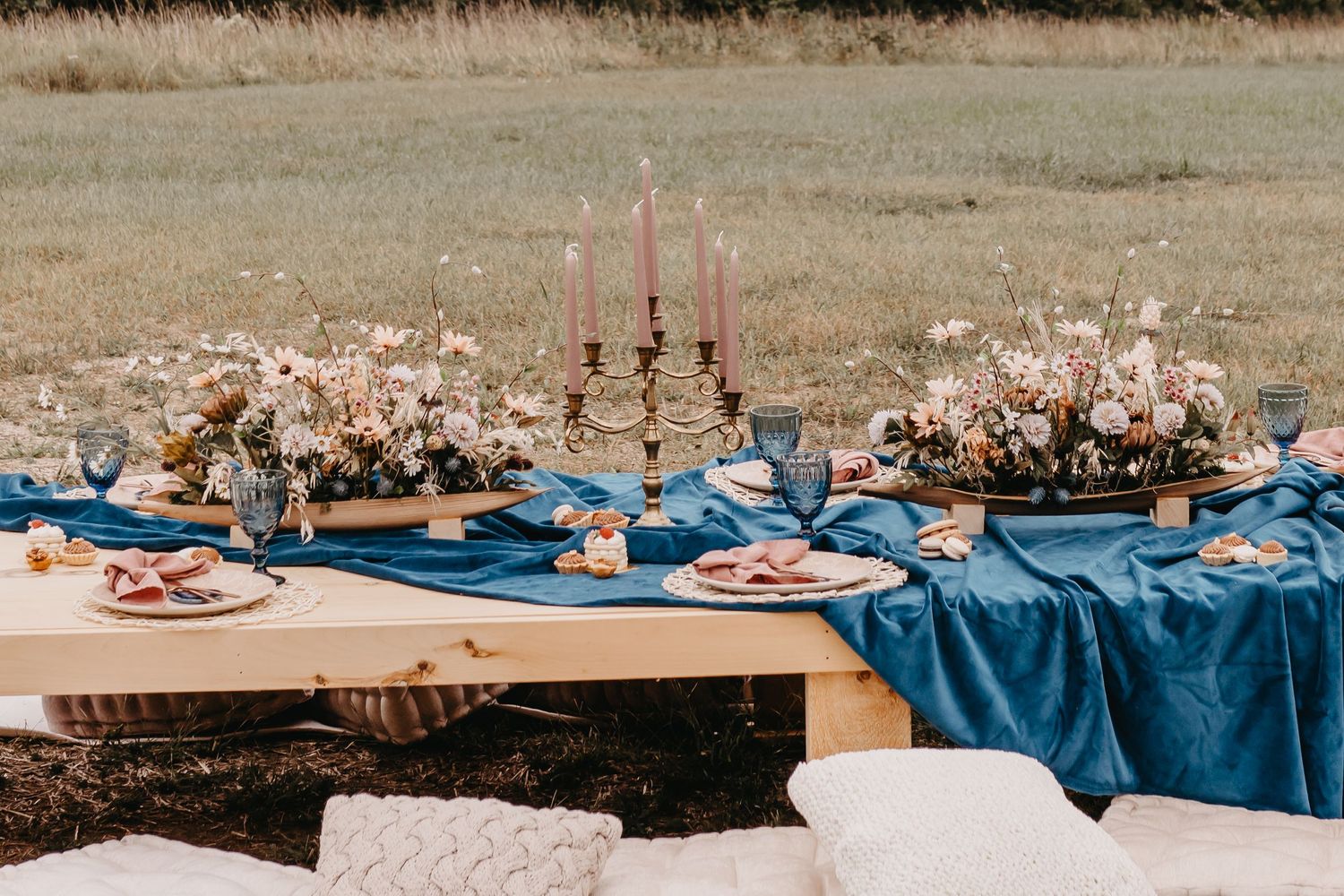 Beautiful decor for bachelorette picnic party