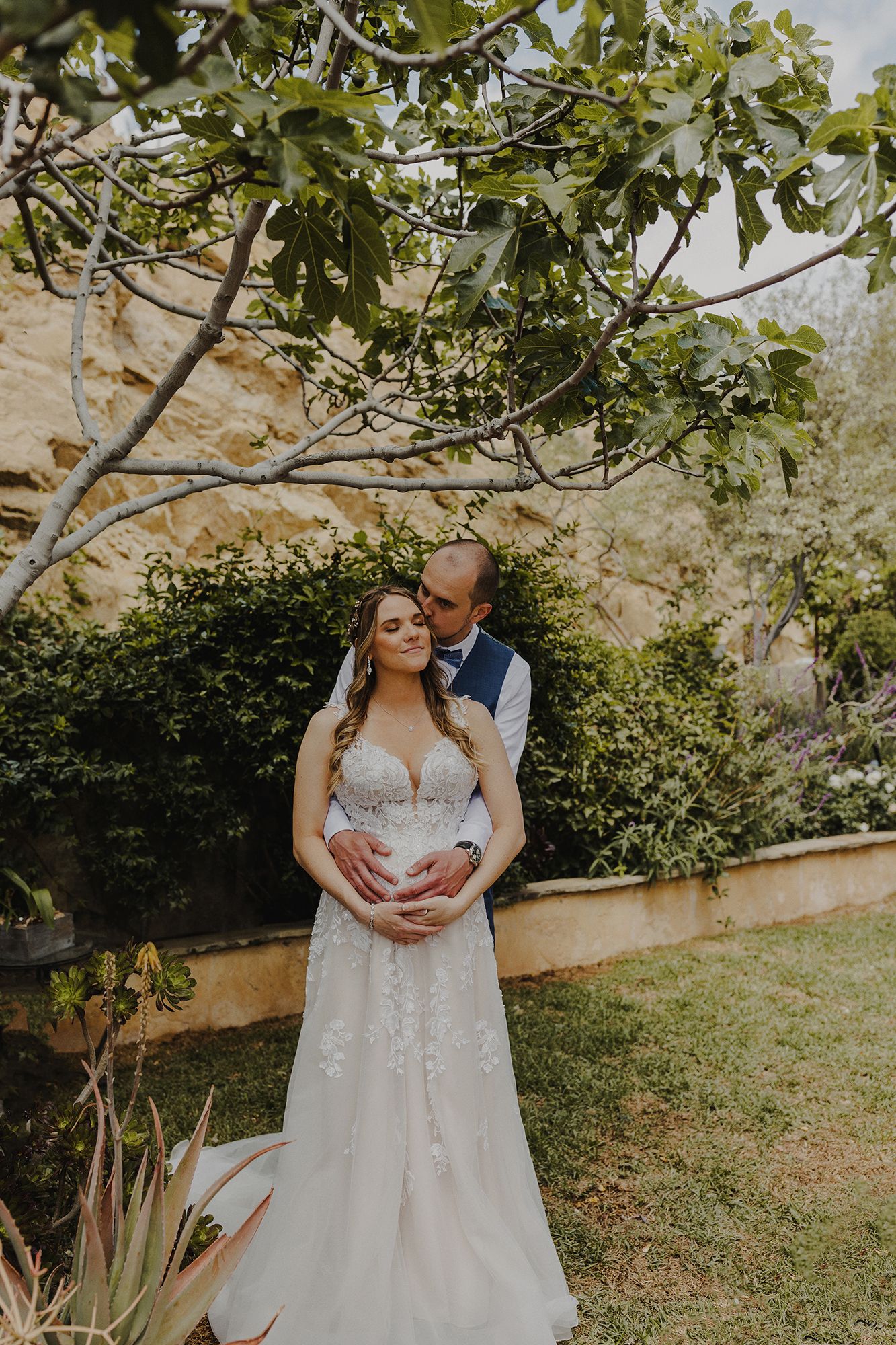 E Noelle Photography in-home wedding in Hidden Hills Los Angeles, pregnant bride portrait with groom