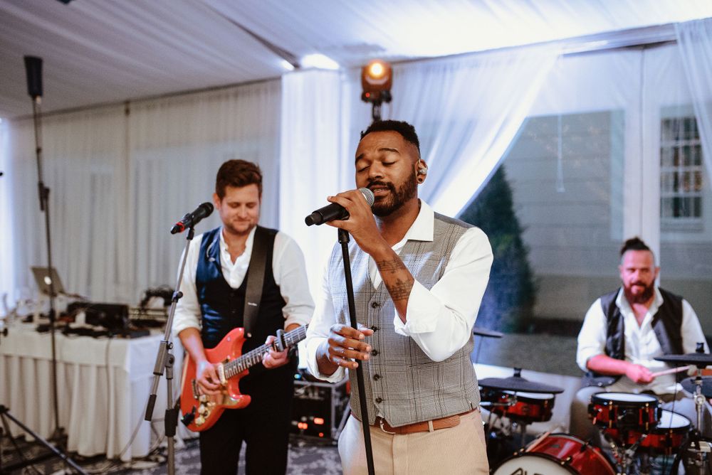 That's LIVE Event band wedding