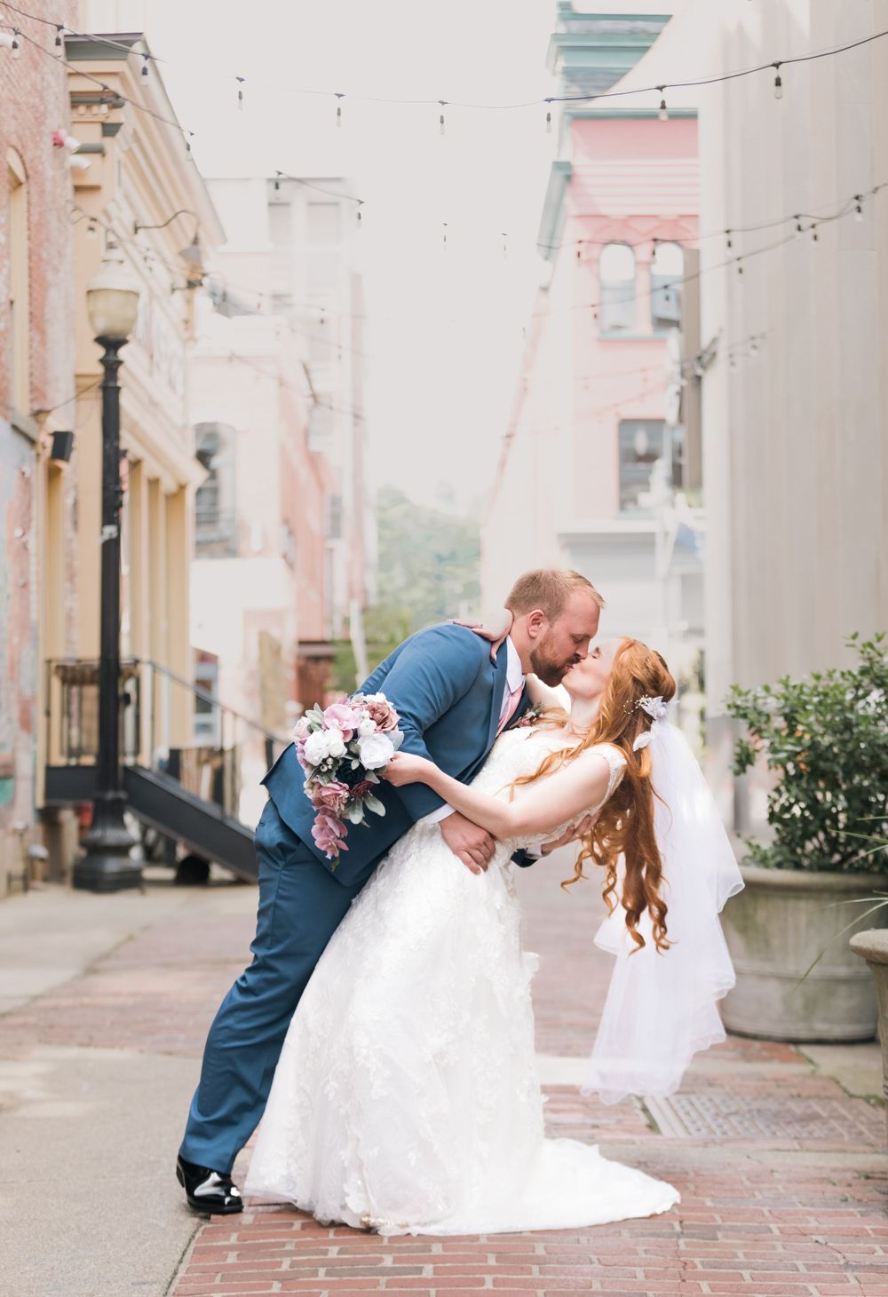 Elise \u0026 Erik - Love \u0026 Light Weddings, image size:1000x1461