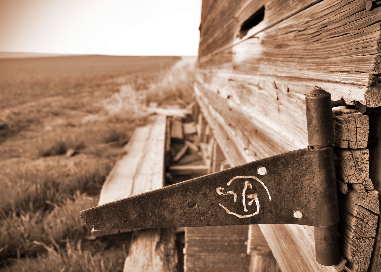 Highway 52 Colorado Hinge Barn