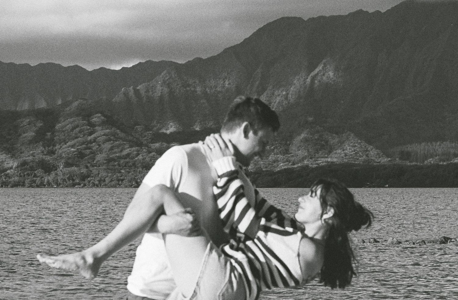 <img src="hawaii_love_story_photoshoot.jpg" alt="Hawaii Love Story Photoshoot: Book your romantic tale now.">