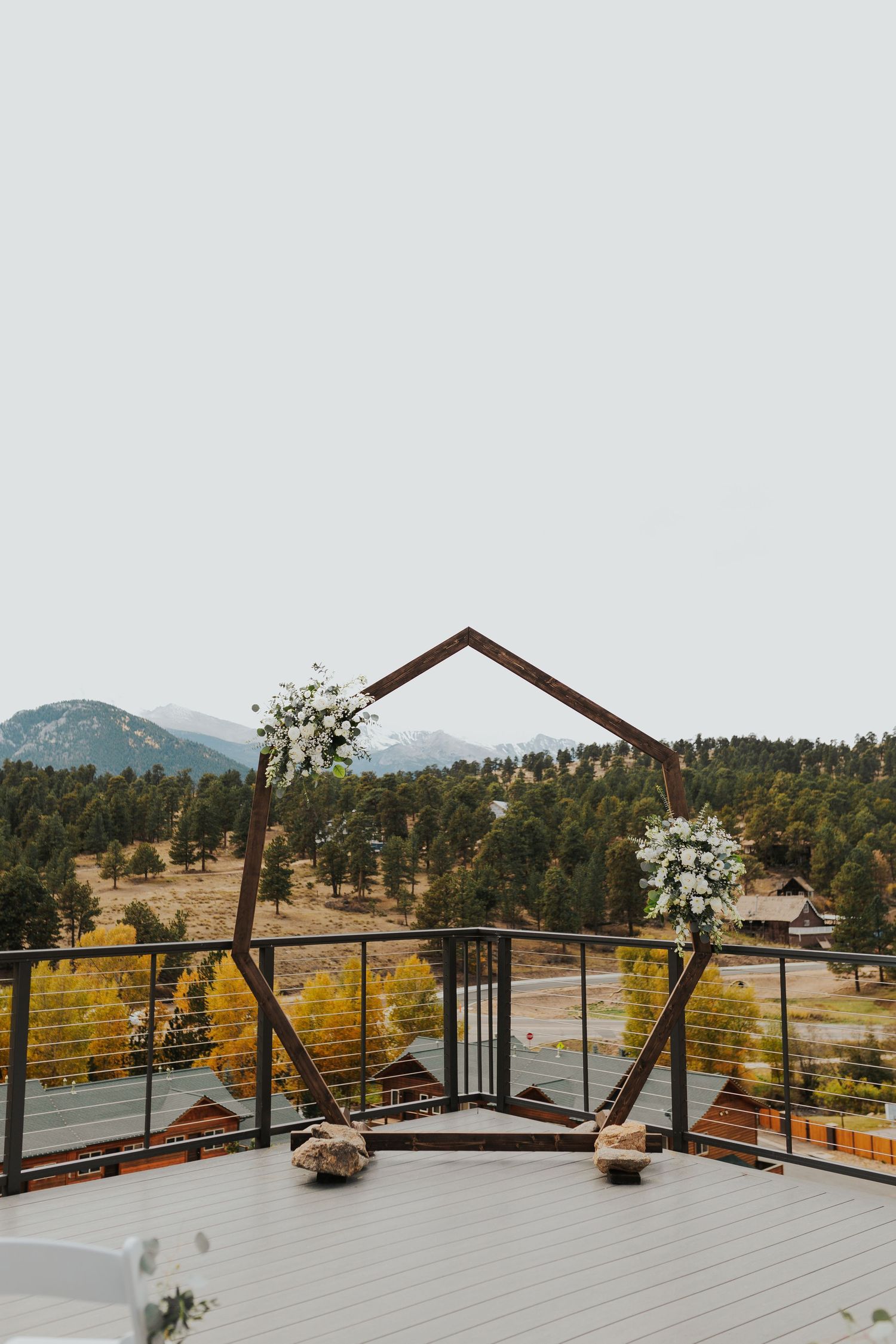 Wedding Arch Estes Park, Colorado wedding photographer