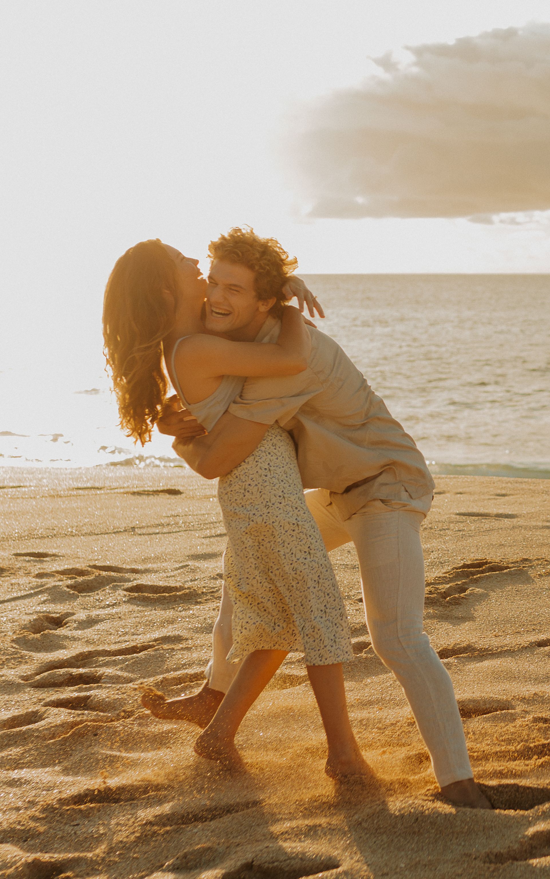 Oahu Couples Photographer | Oahu Wedding Photographer | Hawaii Wedding Photographer | Oahu Engagement photoshoot