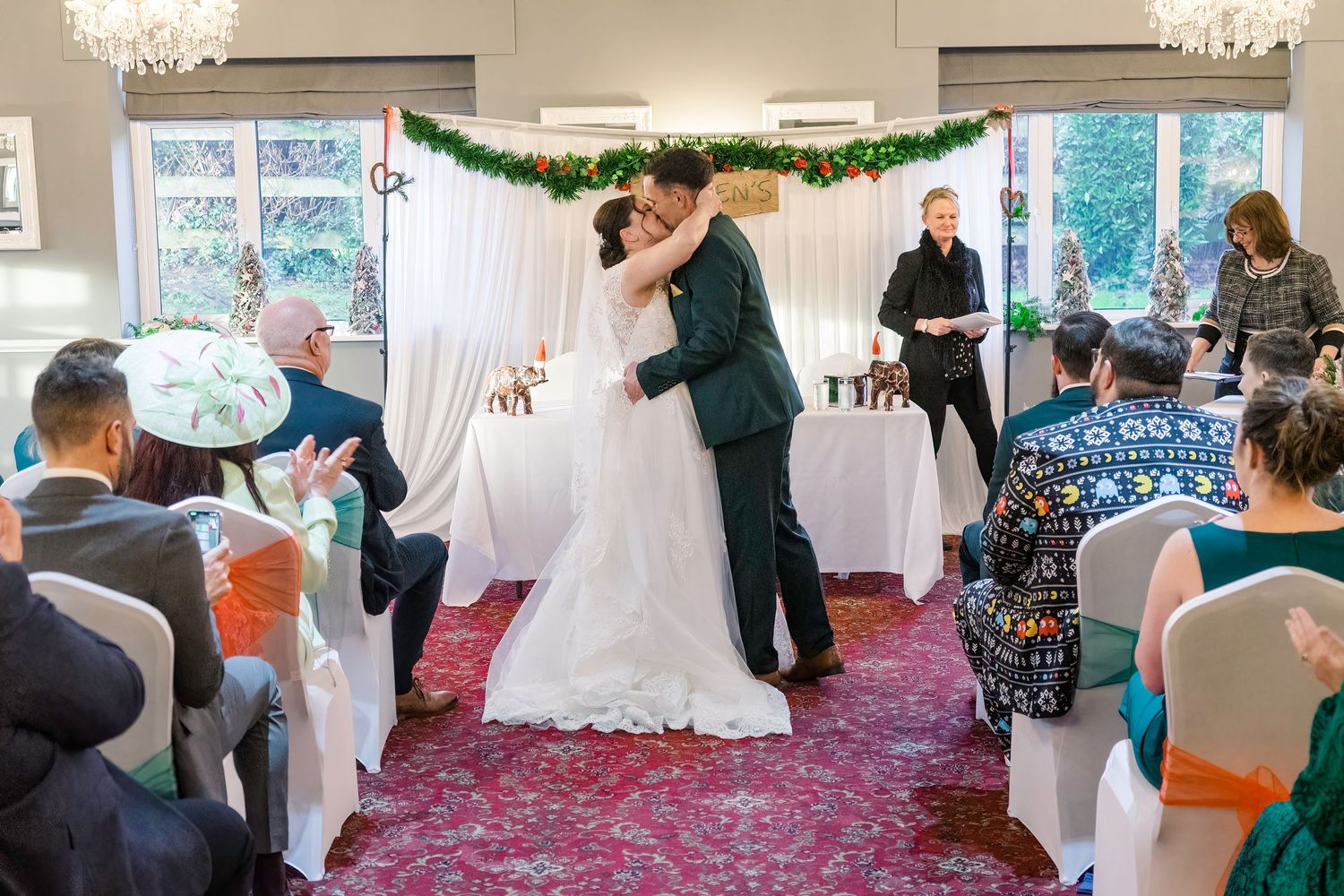 South Lawn Hotel winter wedding unplugged wedding