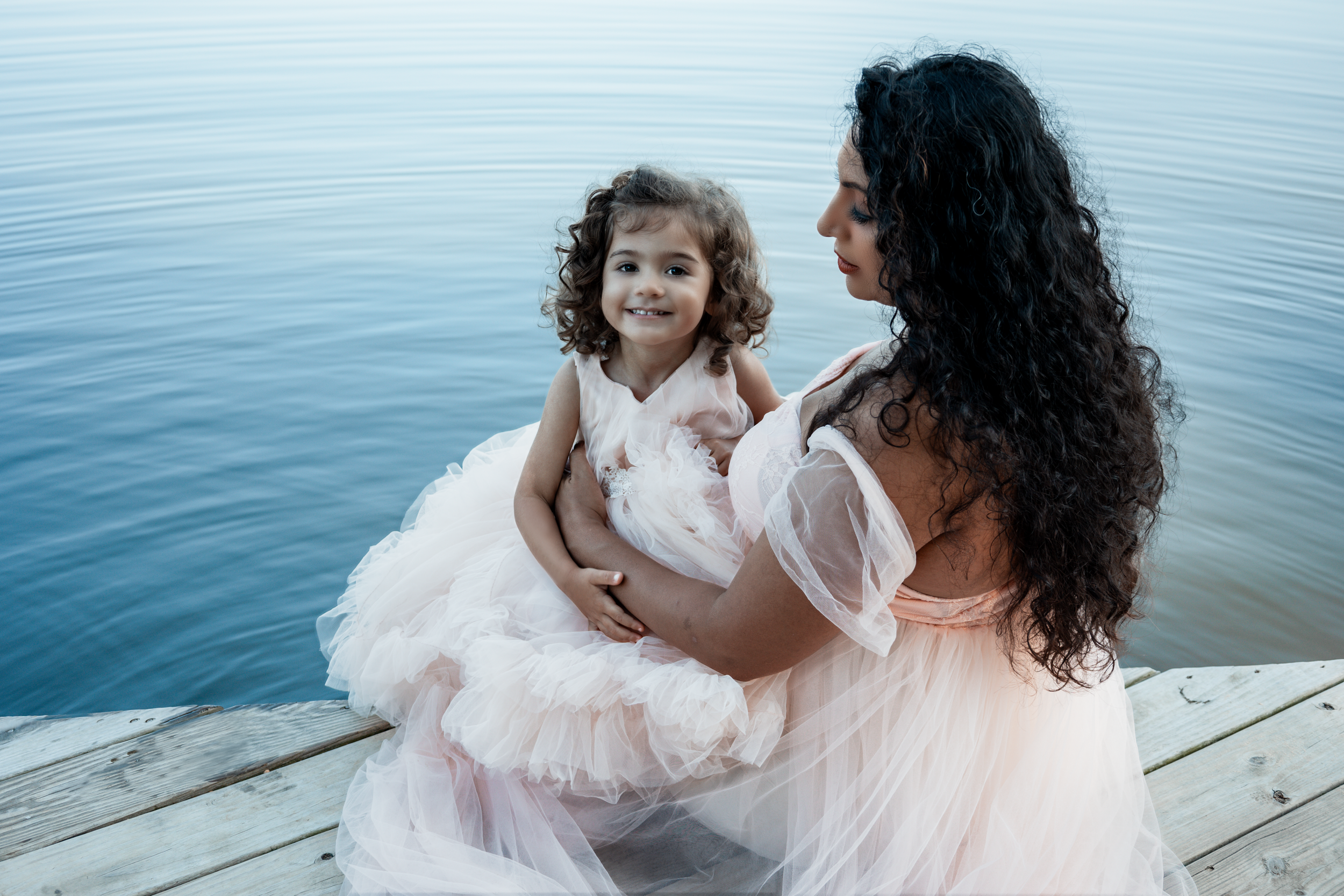 Dumfries, VA manternity photoshoot. 22025 photoshoot. Mommy and daughter photography.