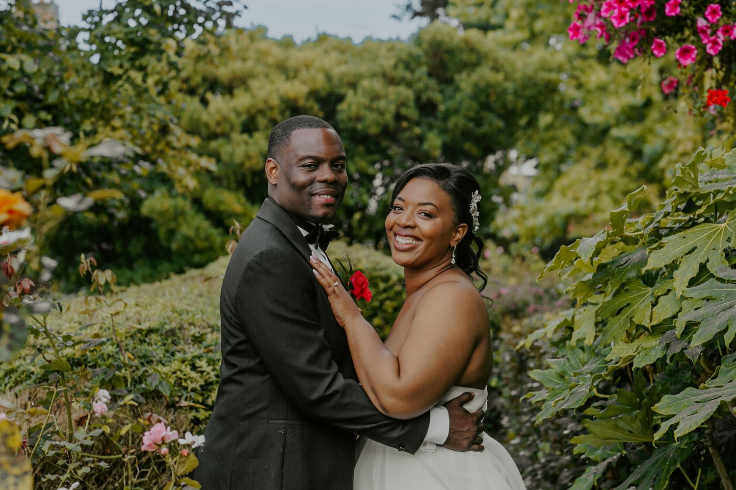 Bride and Groom in garden, St Albans Registry Office Wedding