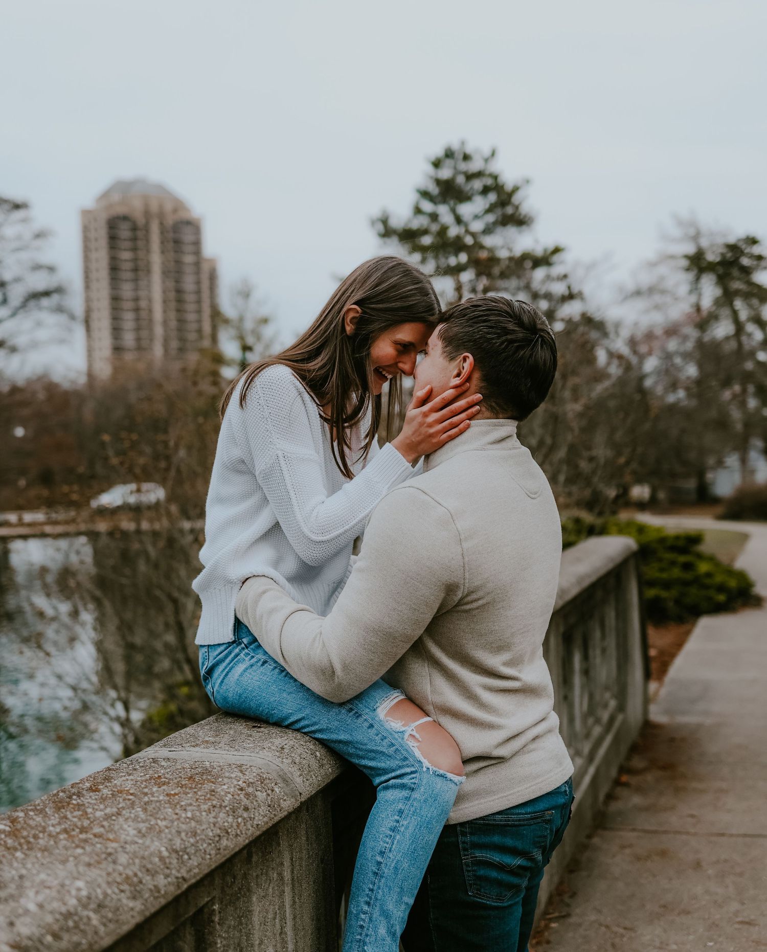 How to take pictures for engagement in winter | Cincinnati Ohio