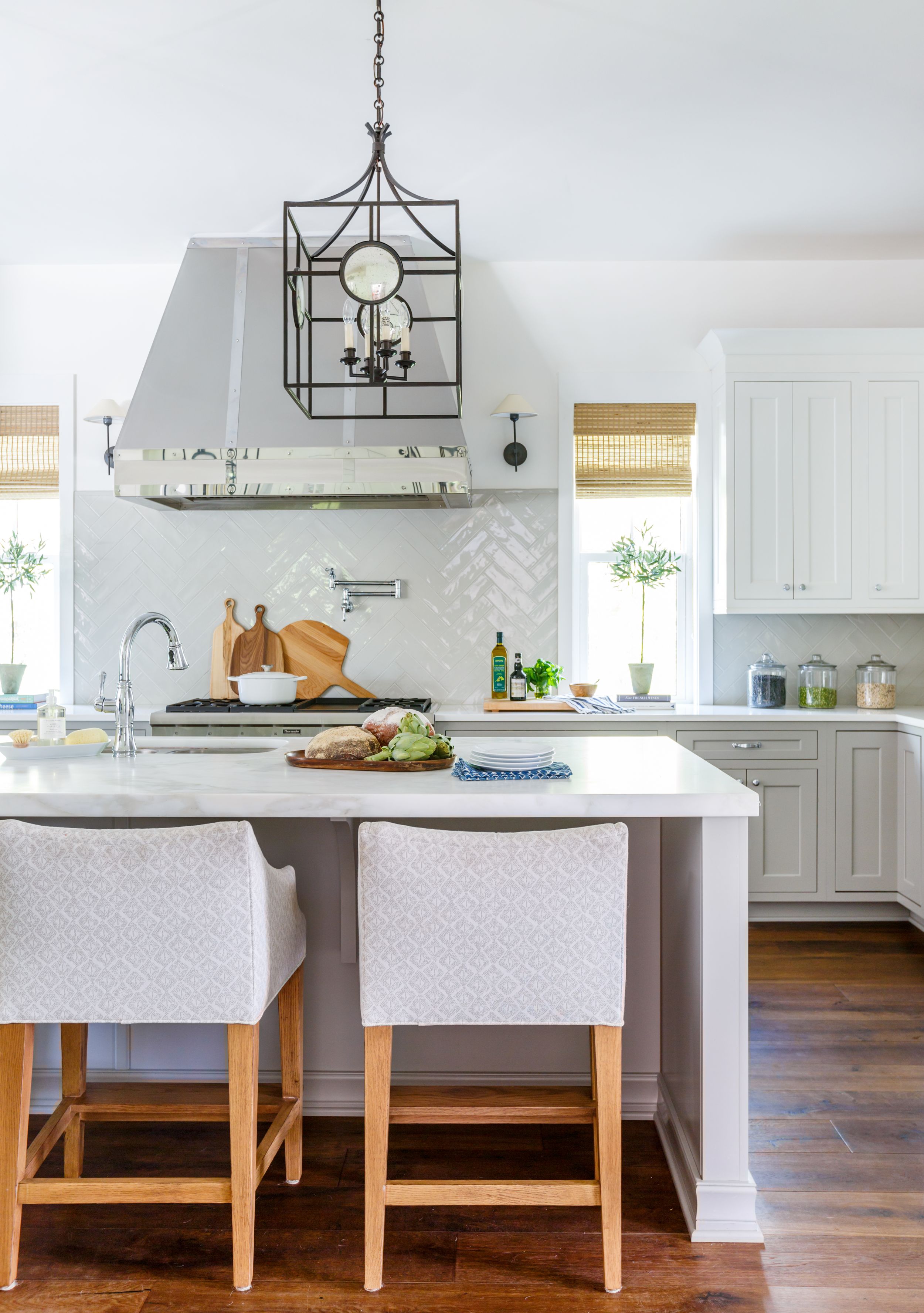 Updated traditional coastal kitchen in Ponte Vedra, Florida