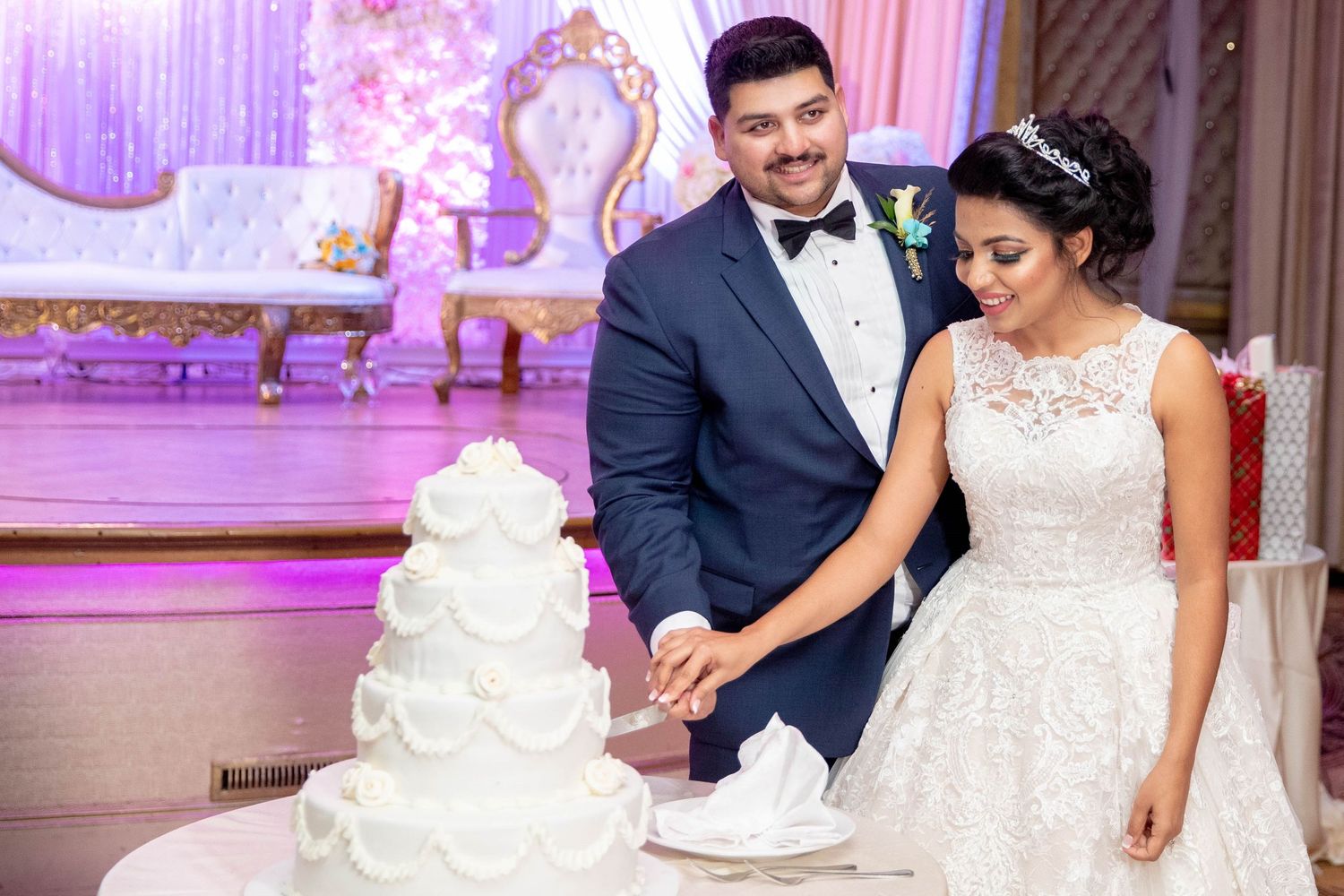 THE WEDDING CAKE IS A COMMON THREAD THAT CUTS ACROSS NATIONS, FAITHS, AND EVEN ACROSS GENERATIONS.