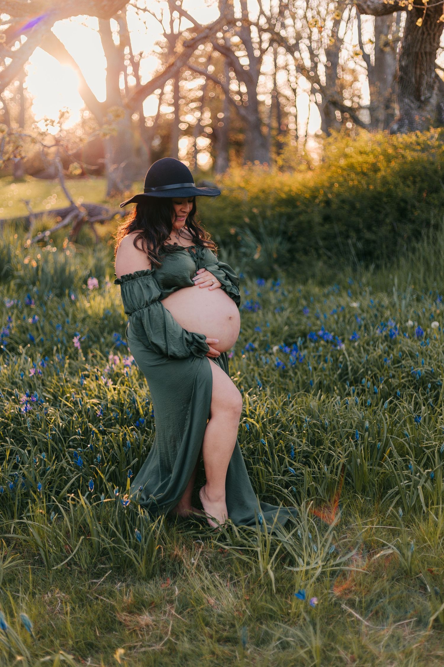 Maternity photography posing by Spruce and Meadow Photography