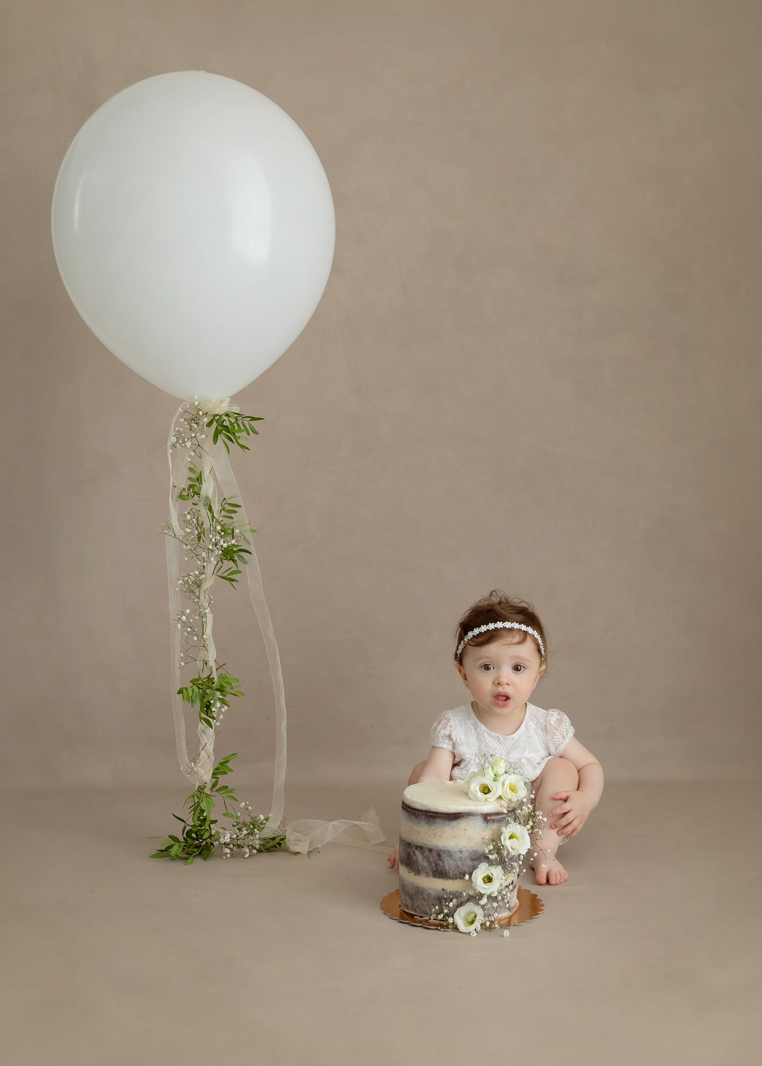 Sedinta foto cake smash Timisoara - prima aniversare fotograf Madalina Craciun