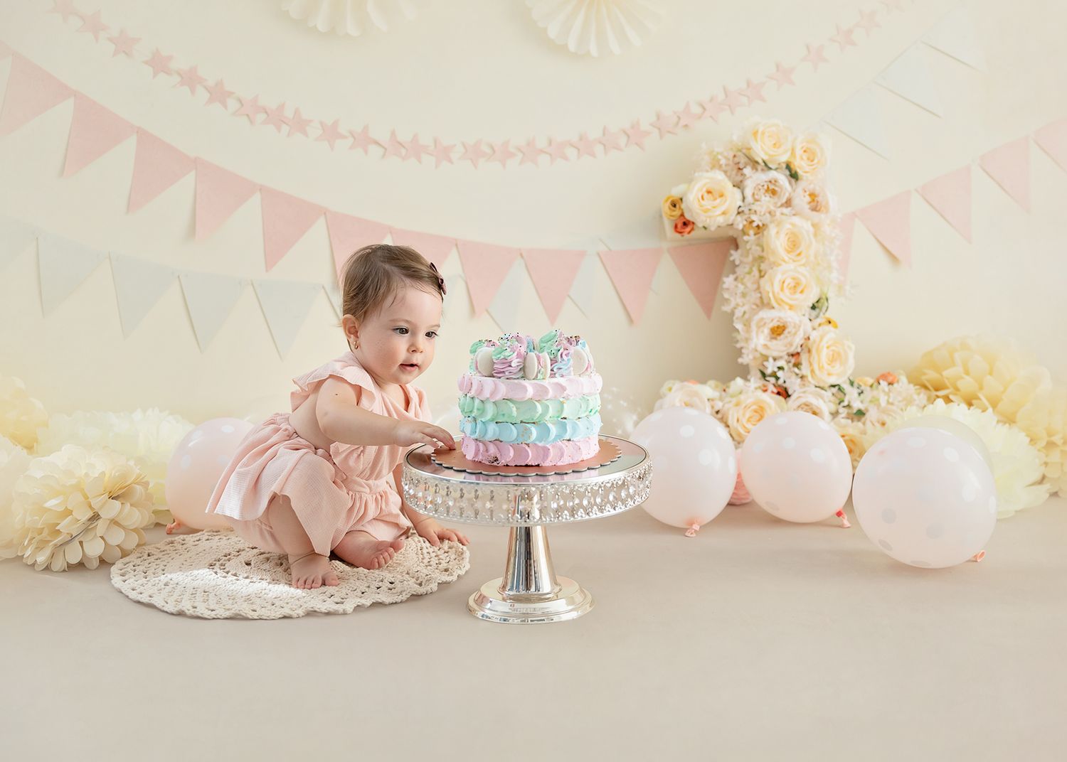 Sedinta foto cake smash Timisoara - prima aniversare fotograf Madalina Craciun