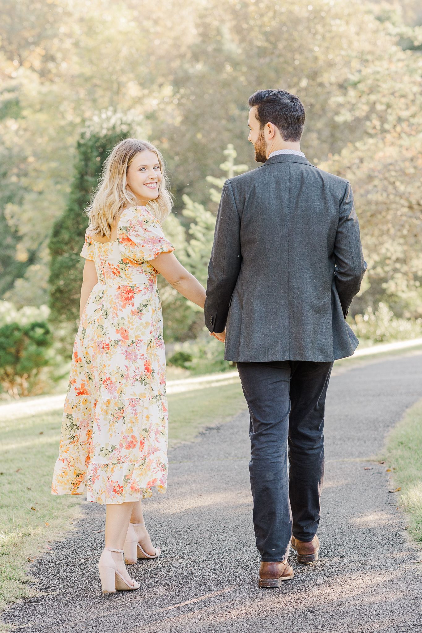 MEADOWLARK GARDENS ENGAGEMENT PICTURES