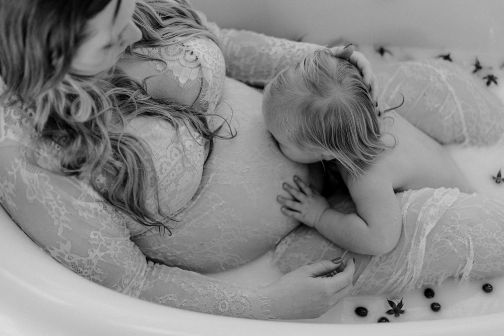 Milkbath maternity photos in Johnson City, TN