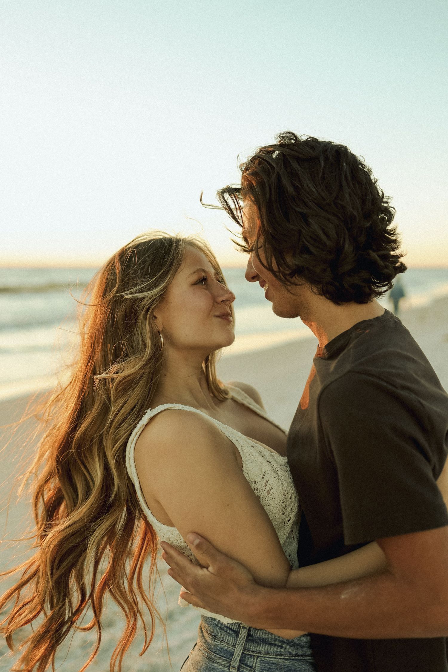 WHAT TO WEAR FOR ENGAGEMENT PHOTO SESSION IN TAMPA FLORIDA
