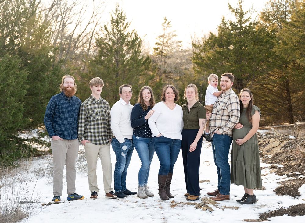 Winter Extended Family Session in field of evergreens by Bartlesville family photographer kristi bray Photography