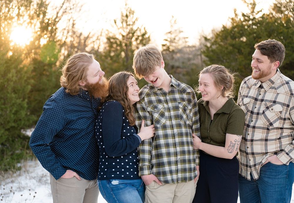 Winter Extended Family Session in field of evergreens by Bartlesville family photographer kristi bray Photography