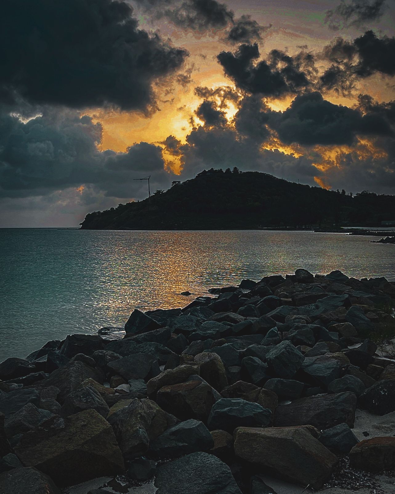 Island Silhouette Antigua