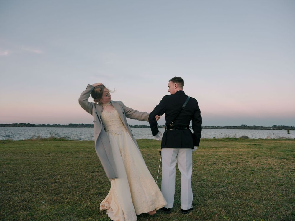 Couples photos on the Neuse River