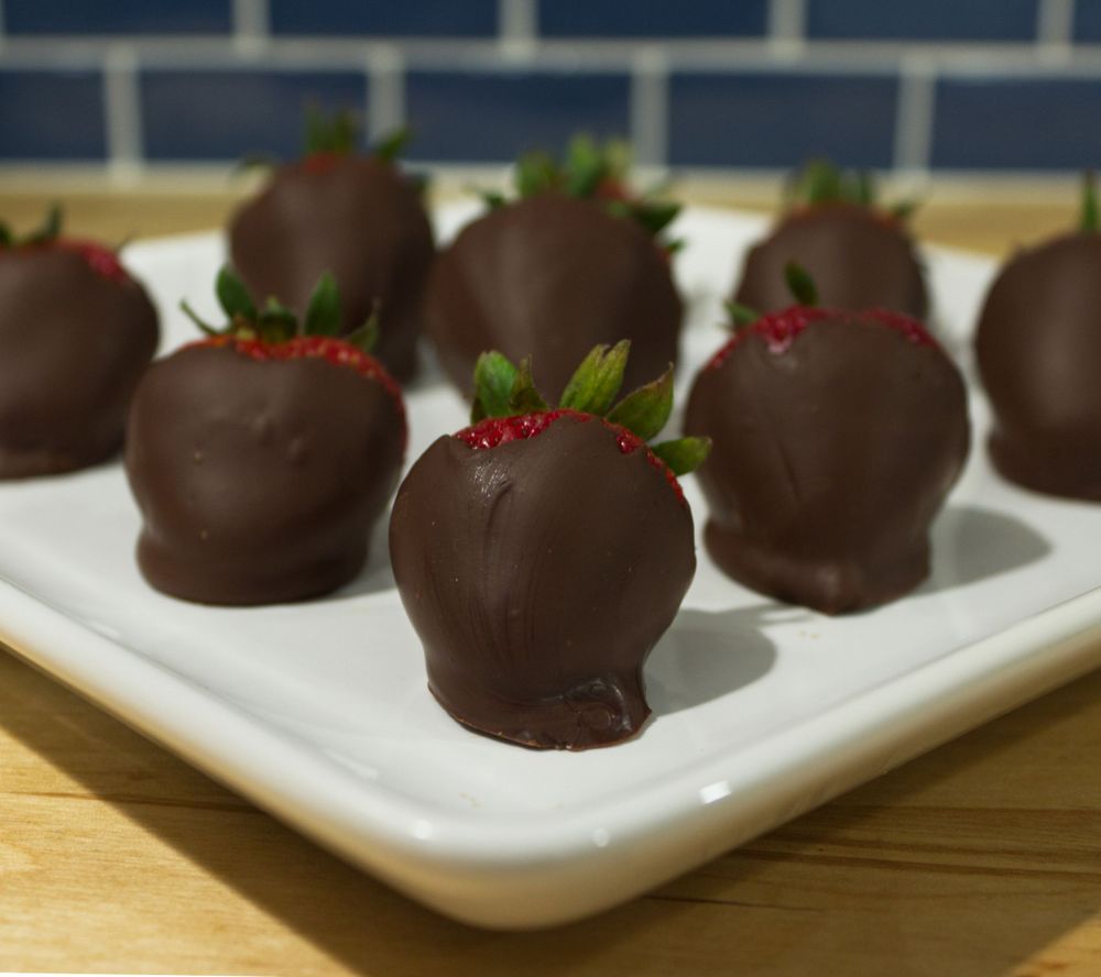 chocolate strawberries, chocolate, berries