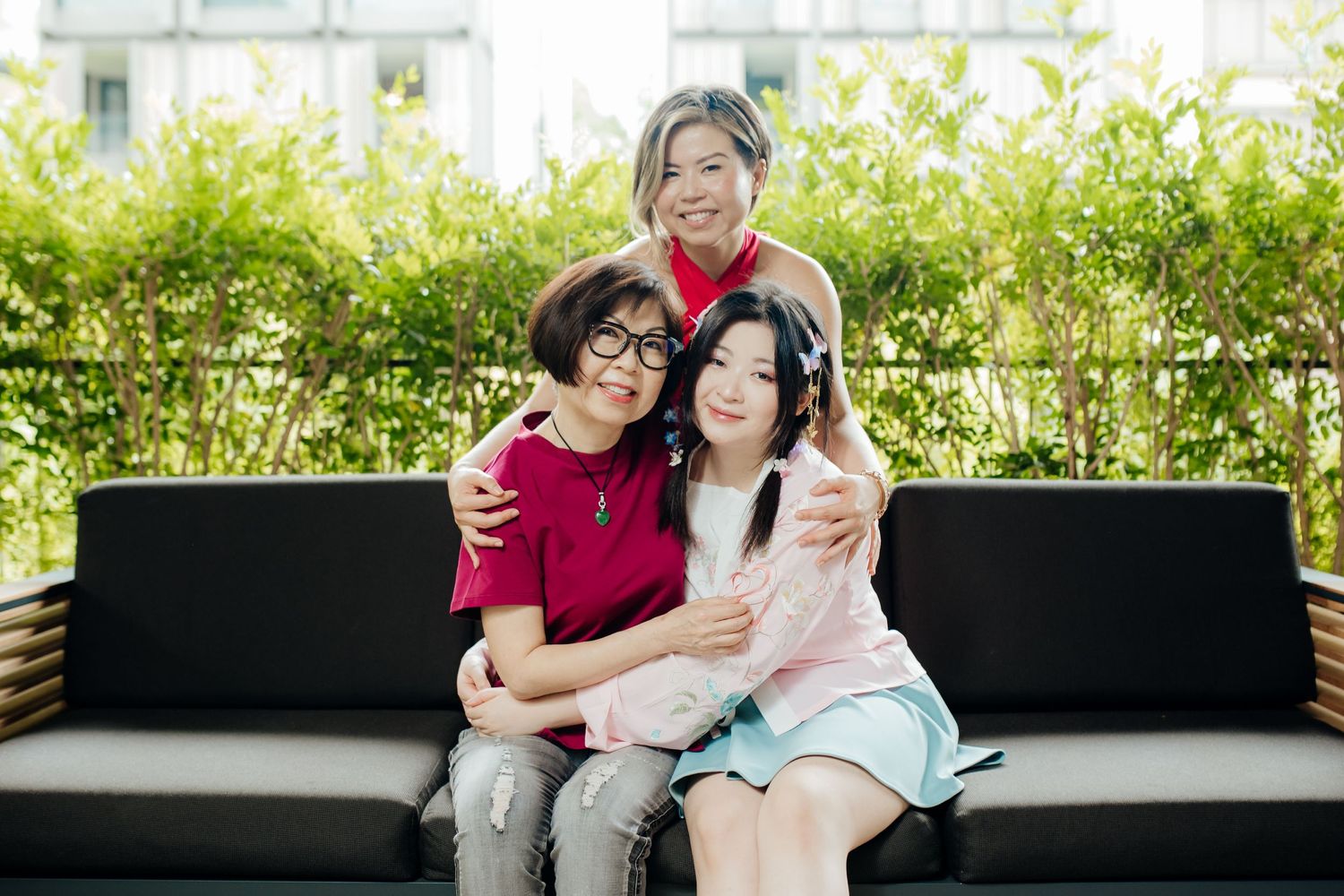 Mother & daughters family session in their own home