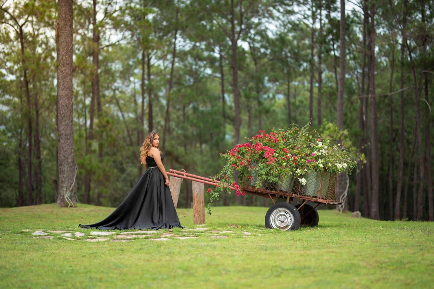 VESTIDO NEGRO DE QUINCEAñERAS