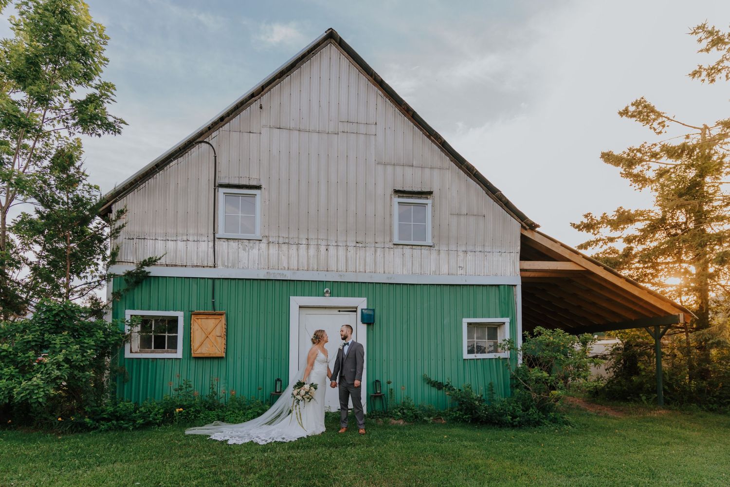 Rustic Ottawa Ontario Wedding Photographer