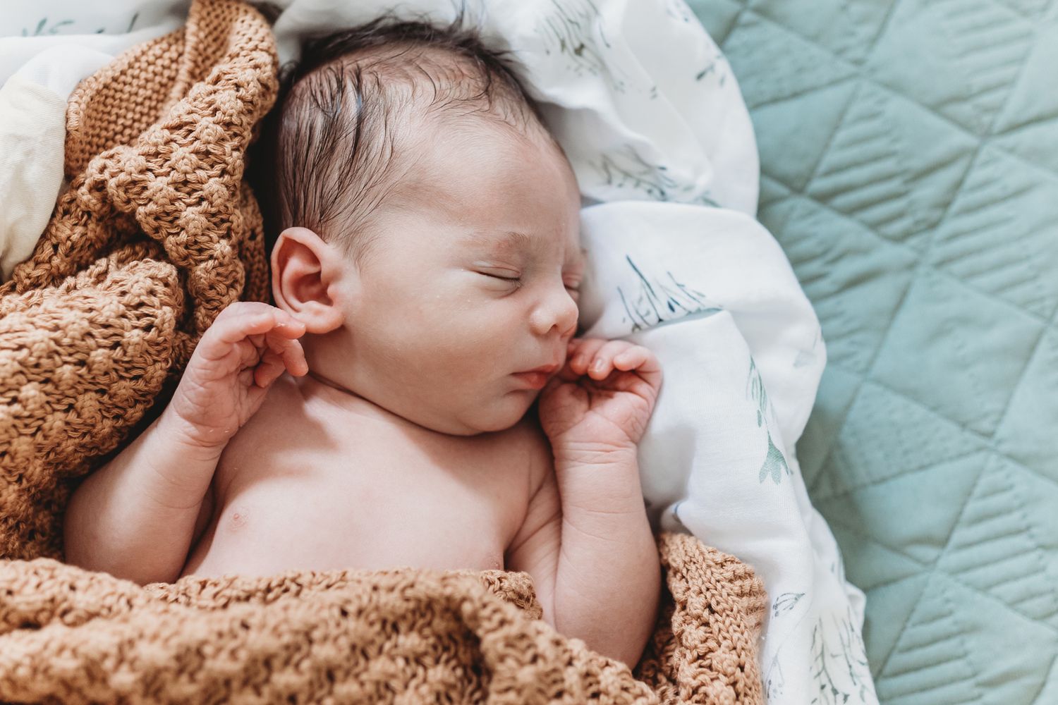 newborn photography in home